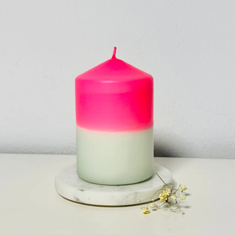 Handgefärbte Dip Dye Stumpenkerze | mint & neon-pink
