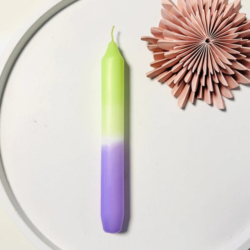 Handgefärbte Dip Dye Stabkerze | hellgrün & flieder