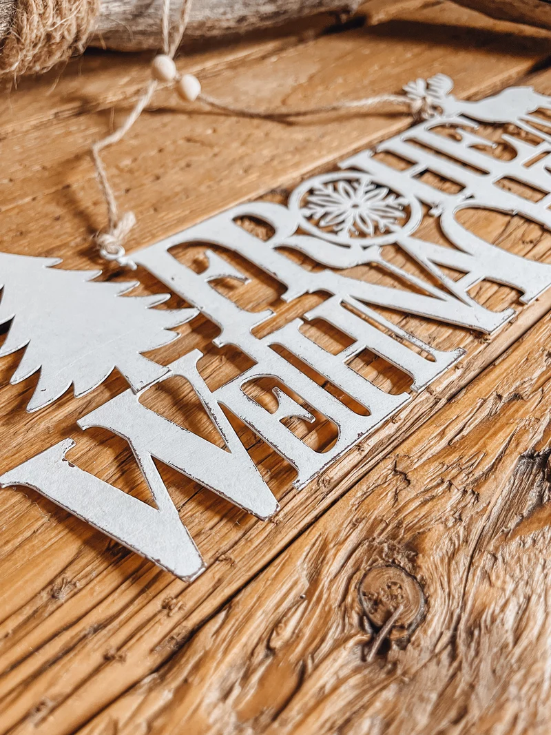 Türschild mit Tanne und Hirsch