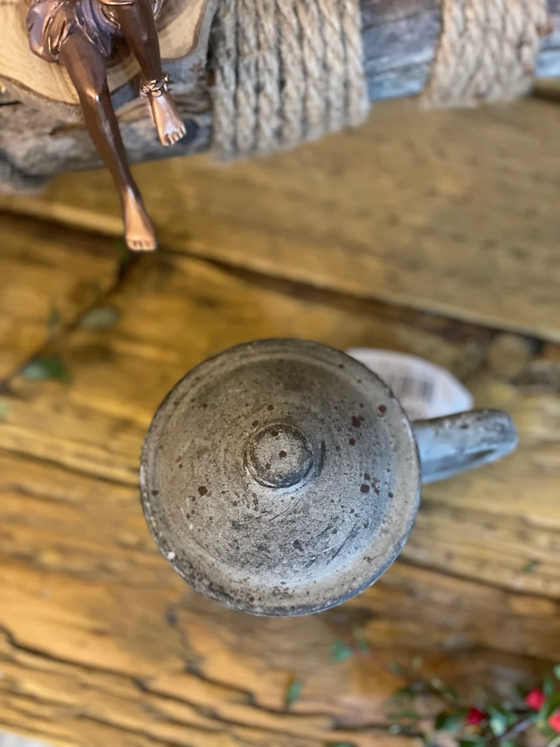 Becher mit Deckel