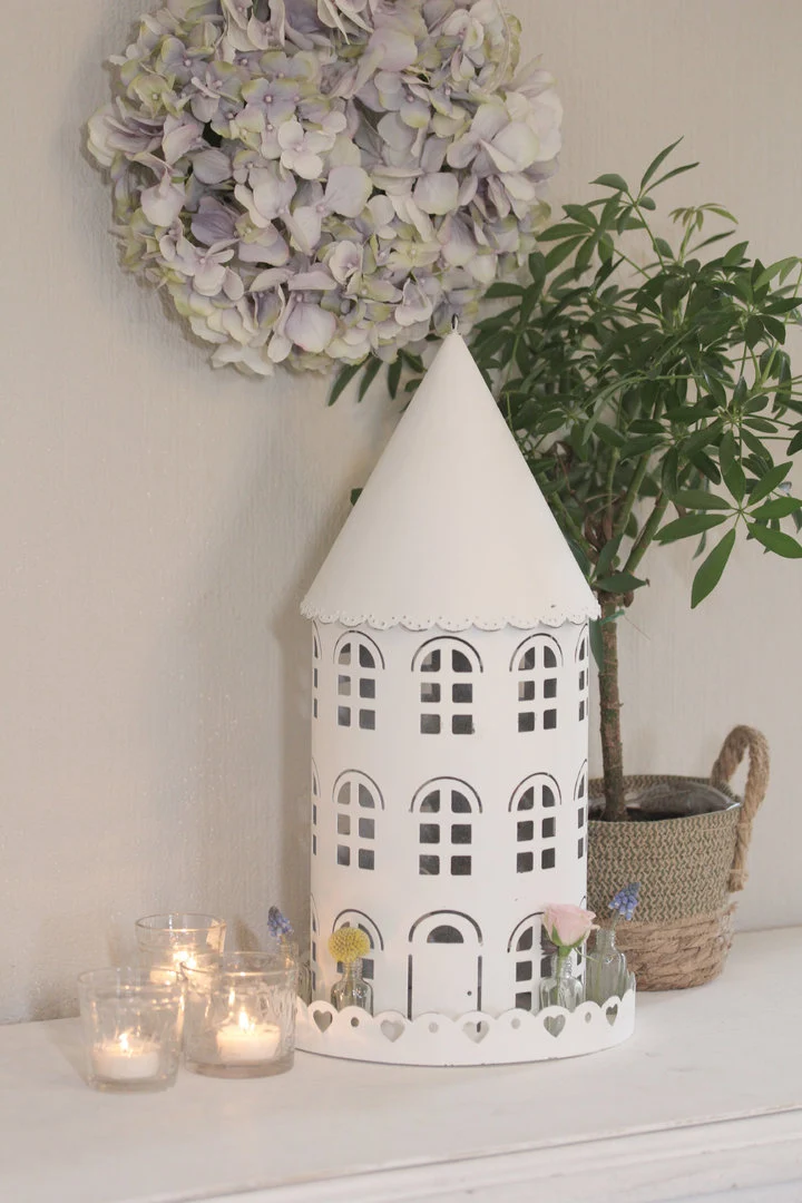 Vogelhaus-Laterne mit Fläschchen