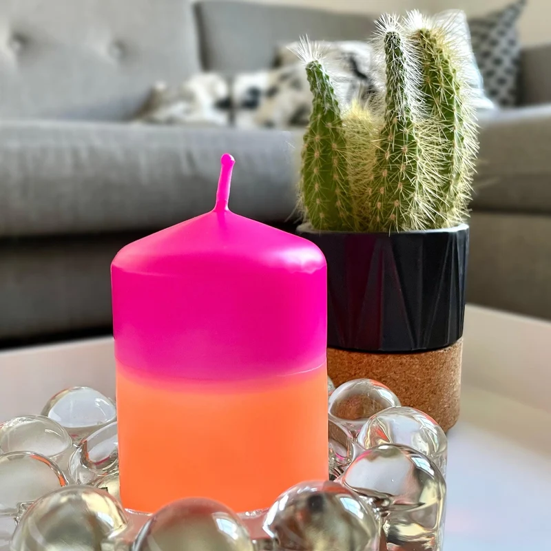 B-Ware: Handgefärbte Dip Dye Stumpenkerze | neon-pink & neon-orange