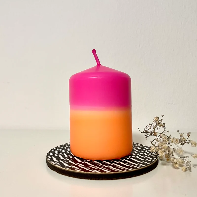 B-Ware: Handgefärbte Dip Dye Stumpenkerze | neon-pink & neon-orange