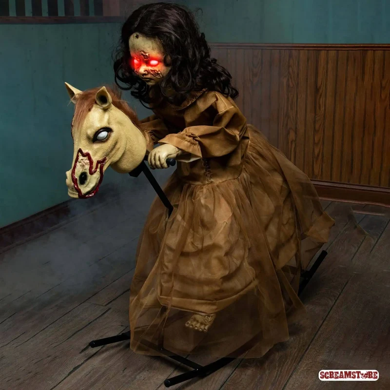 Horror Mädchen Sweet Sally auf Schaukelpferd