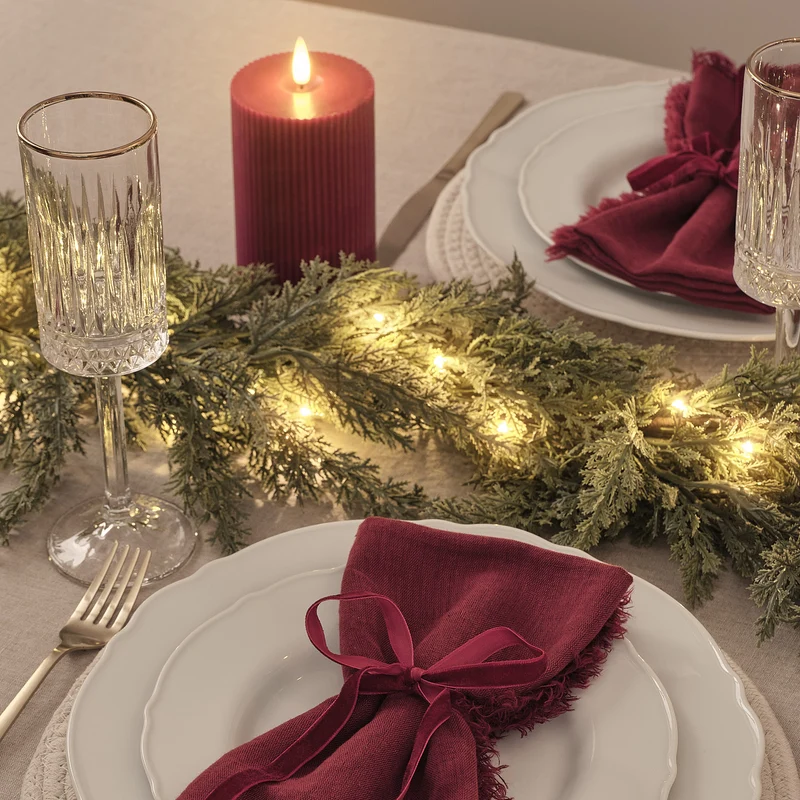 Set aus beleuchtetem 60 cm Weihnachtskranz mit Tannenzapfen und 180 cm Girlande