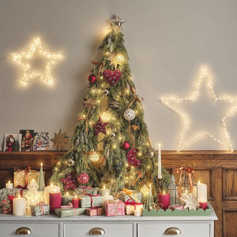 Set aus beleuchtetem 60 cm Weihnachtskranz mit Tannenzapfen und 180 cm Girlande