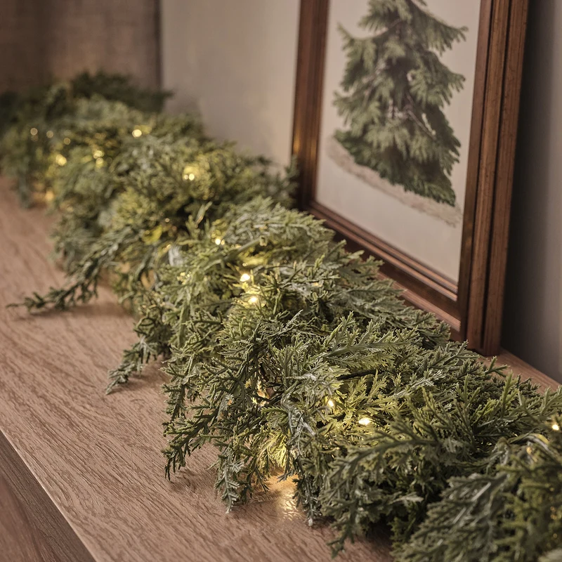 Set aus beleuchtetem 60 cm Weihnachtskranz mit Tannenzapfen und 180 cm Girlande