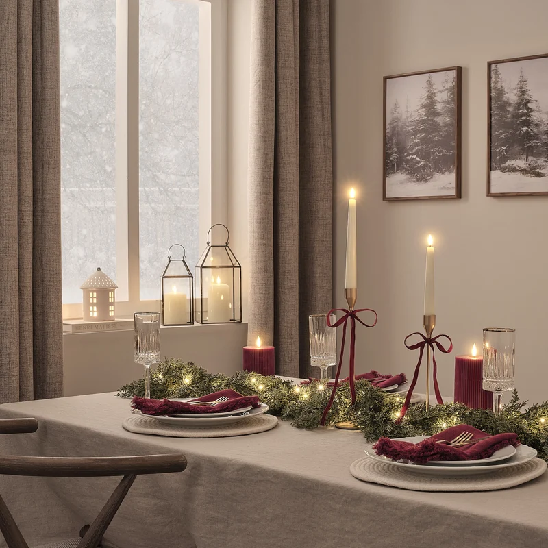 Set aus beleuchtetem 60 cm Weihnachtskranz mit Tannenzapfen und 180 cm Girlande