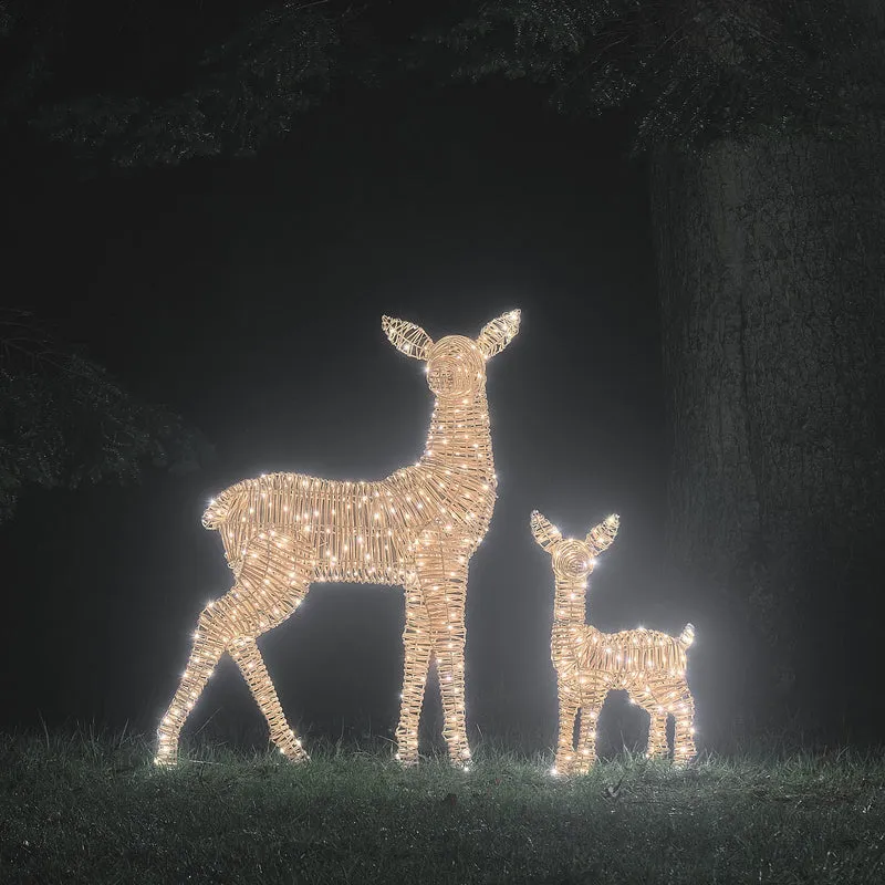 2er Set Leyburn Rattan LED-Rentiere Hirschkuh XL und Rehkitz mit 510 Mikro-LEDs und Timer