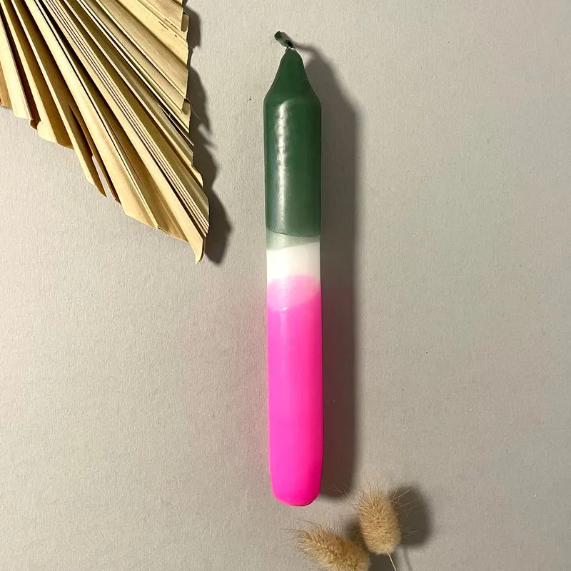 Handgefärbte Dip Dye Stabkerze | neon-pink & dunkelgrün