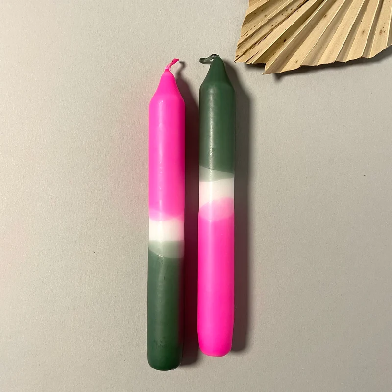 Handgefärbte Dip Dye Stabkerze | neon-pink & dunkelgrün
