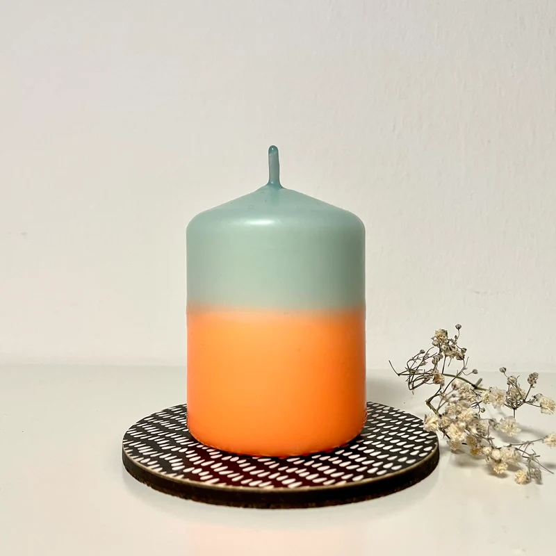 Handgefärbte Dip Dye Stumpenkerze | mint & neon-orange