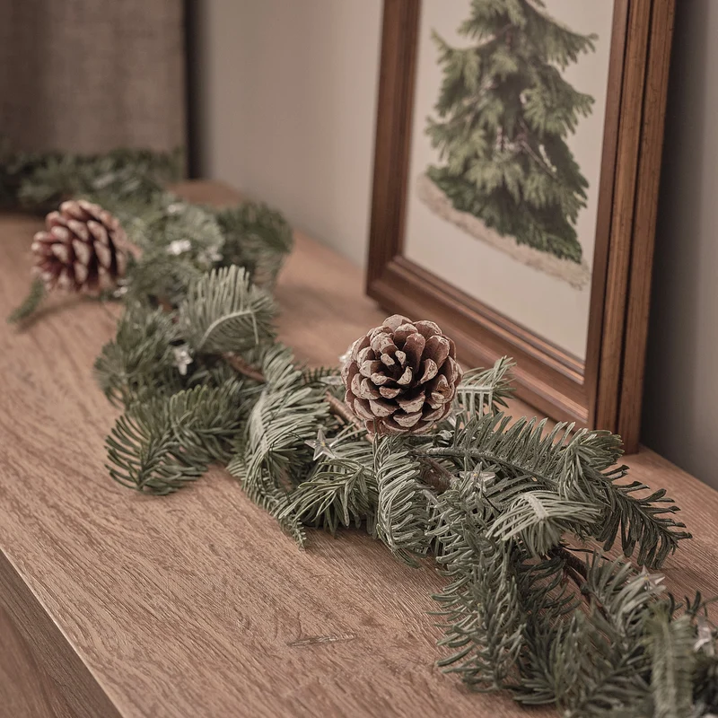 Once Upon a Star LED-Weihnachtskranz und LED-Girlande im Set