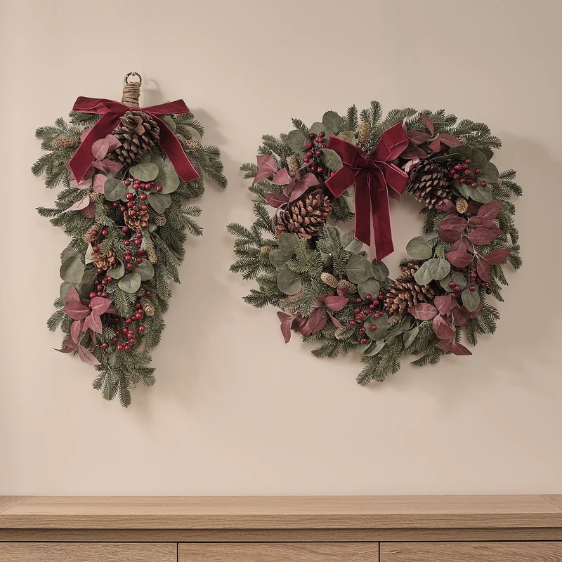 2er Set Geborgenheit und Freude aus 60 cm Weihnachtskranz und Dekozweig mit warmweißer Beleuchtung