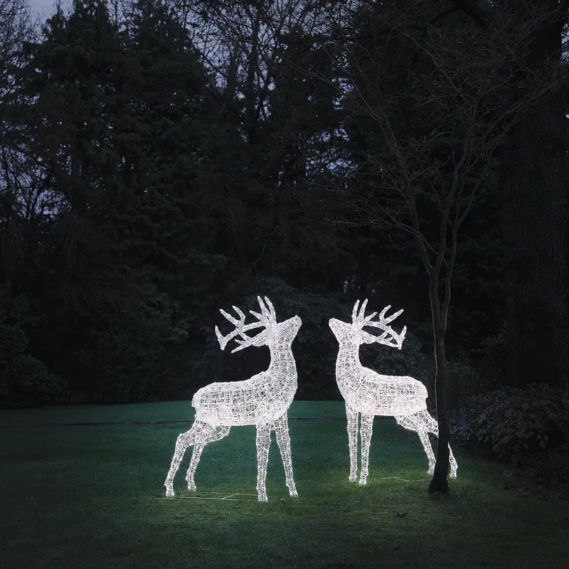 2er Set XL Swinsty LED-Hirsche aus weißem Acryl für den Außenbereich