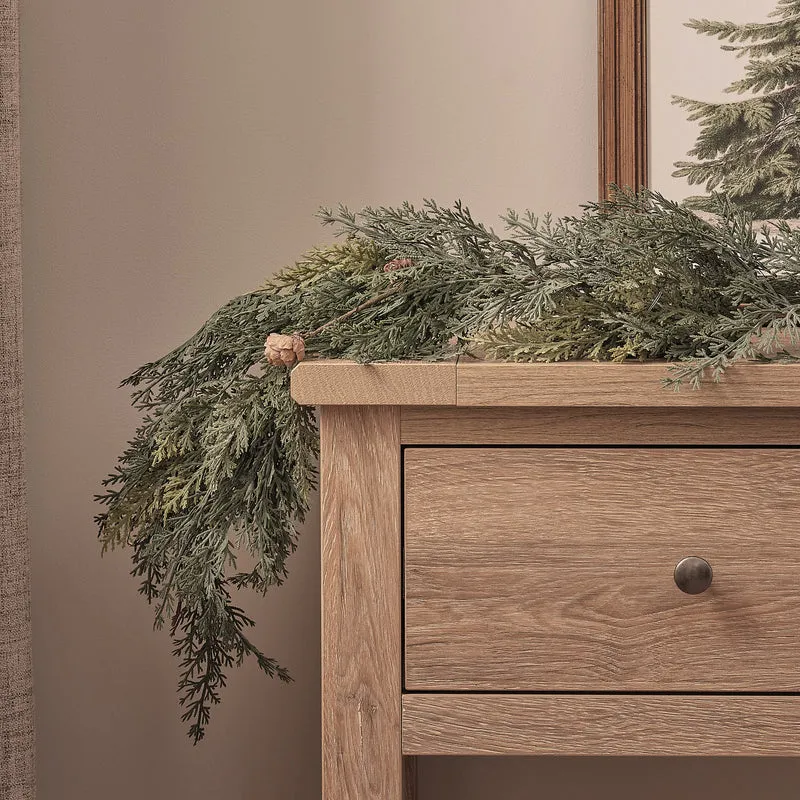 2m beleuchtete Weihnachtsgirlande mit Tannenzapfen und 50 warmweißen LEDs
