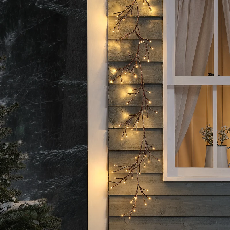 1,5 m LED-Zweiggirlande außen in Bronze mit 80 warmweißen LEDs und Timer