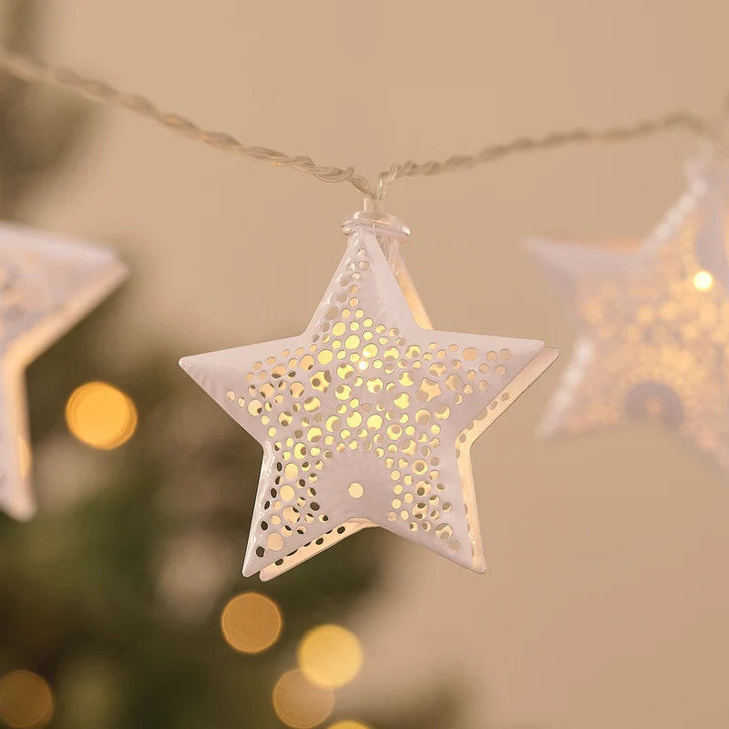 Warmweiße LED-Lichterkette mit 20 weißen Metallsternen