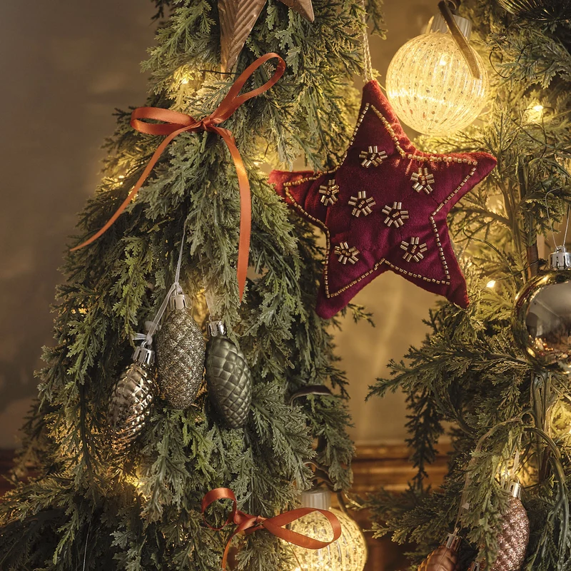 4er-Set Weihnachtsbaumdeko aus rotem Samt mit goldenen Perlen