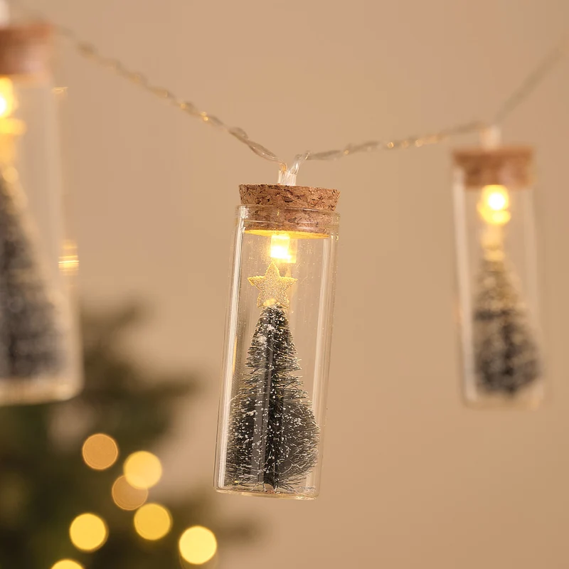 10er LED-Lichterkette mit Glasflaschen und Tannenbäumen warmweiß