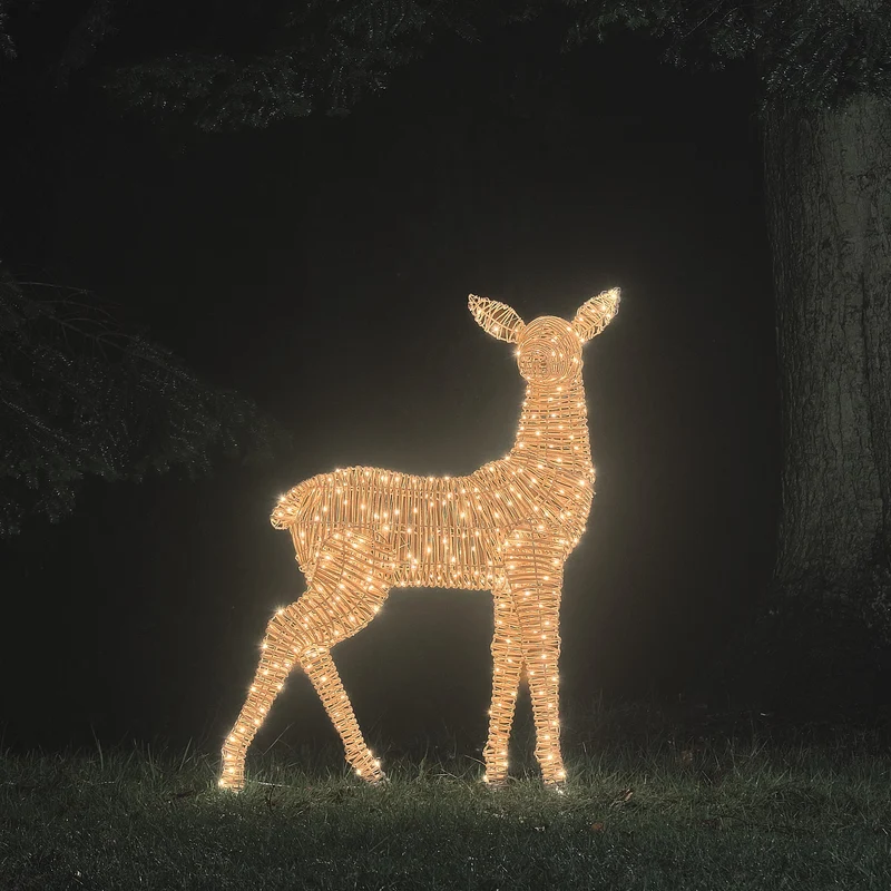 Leyburn XL Rattan LED-Rentier Mutter mit 400 Mikro-LEDs und Timer