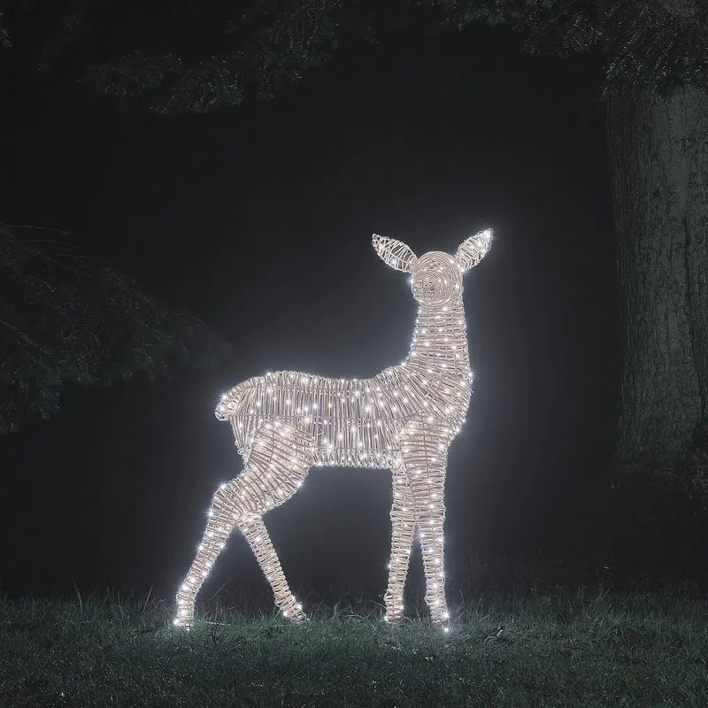 Leyburn XL Rattan LED-Rentier Mutter mit 400 Mikro-LEDs und Timer
