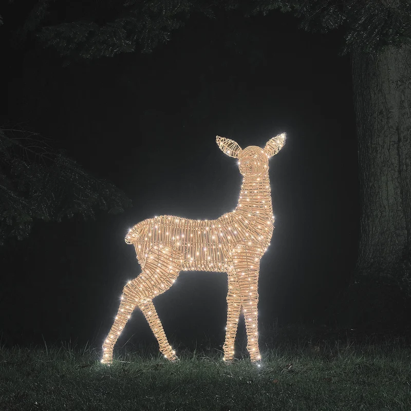 Leyburn XL Rattan LED-Rentier Mutter mit 400 Mikro-LEDs und Timer