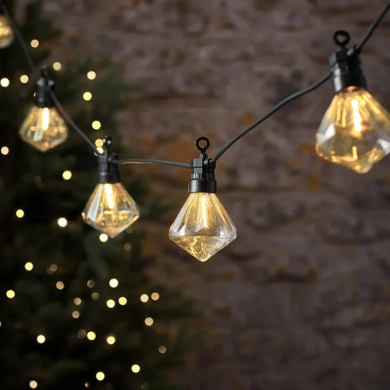 Warmweiße 10er LED Party-Lichterkette mit Diamant-Birnen für den Außenbereich