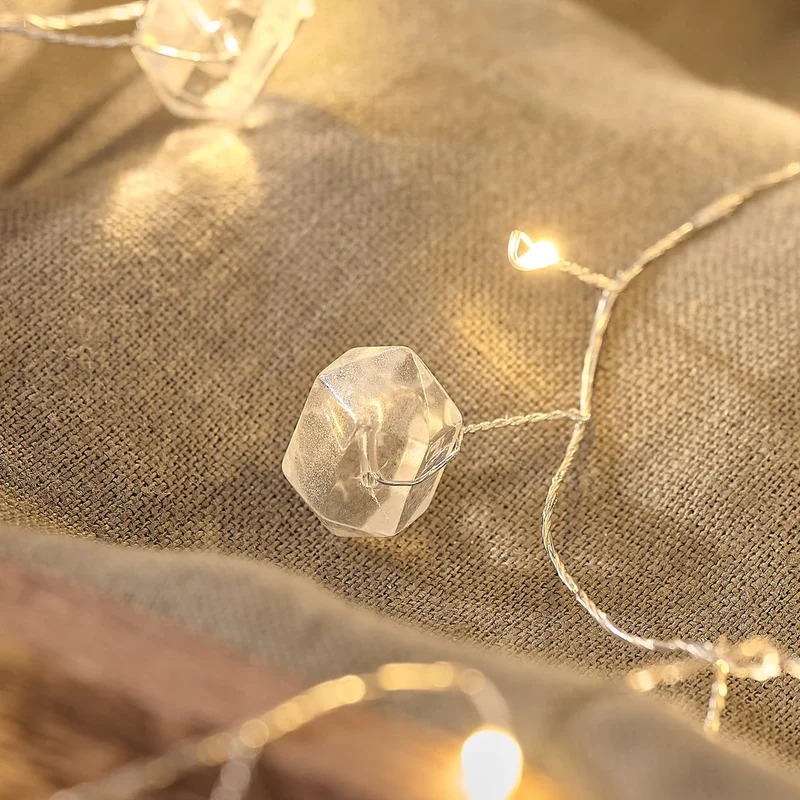 1,8 m LED-Kristallgirlande mit 30 warmweißen Mikro-LEDs und Timer-Funktion