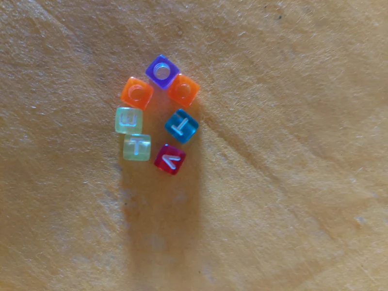 Perlen mit Buchstaben