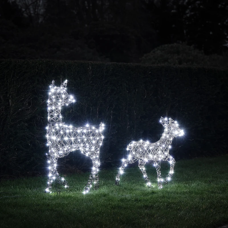 2er-Set Solar-LED-Rentiere Hirschkuh & Rehkitz L Studley in naturfarbener Rattan-Optik