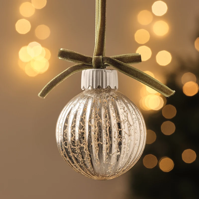 6er-Set LED-Christbaumkugeln aus Glas mit grüner Schleife und Timer