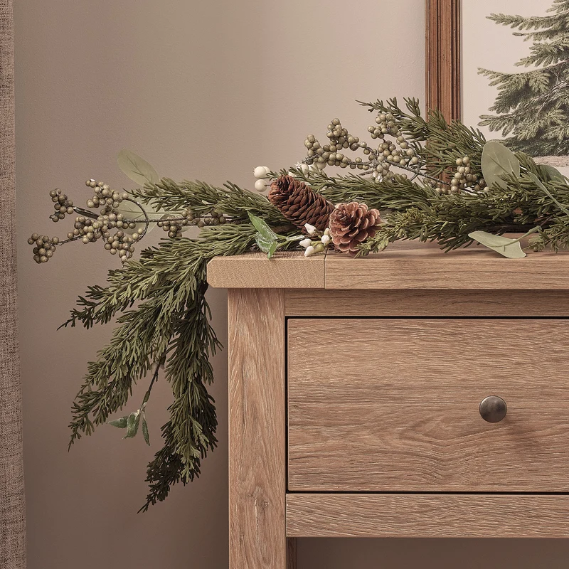 183cm Weihnachtsgirlande mit weißen Beeren und Tannenzapfen