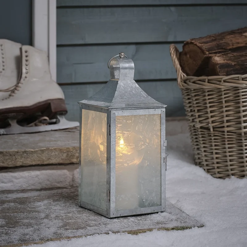 Senja Laterne aus Milchglas in Silber mit TruGlow® Outdoor Kerze und Fernbedienung
