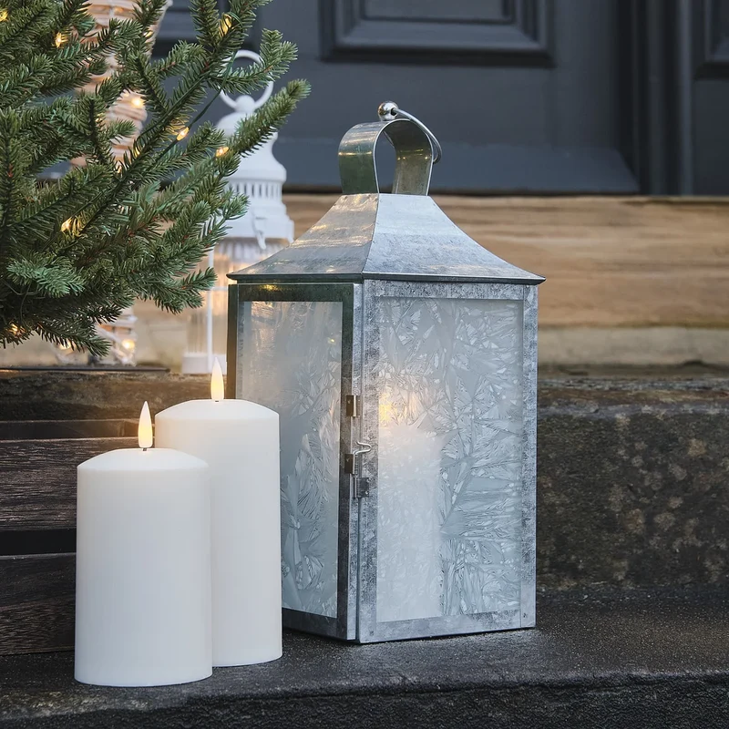 Senja Laterne aus Milchglas in Silber mit TruGlow® Outdoor Kerze und Fernbedienung