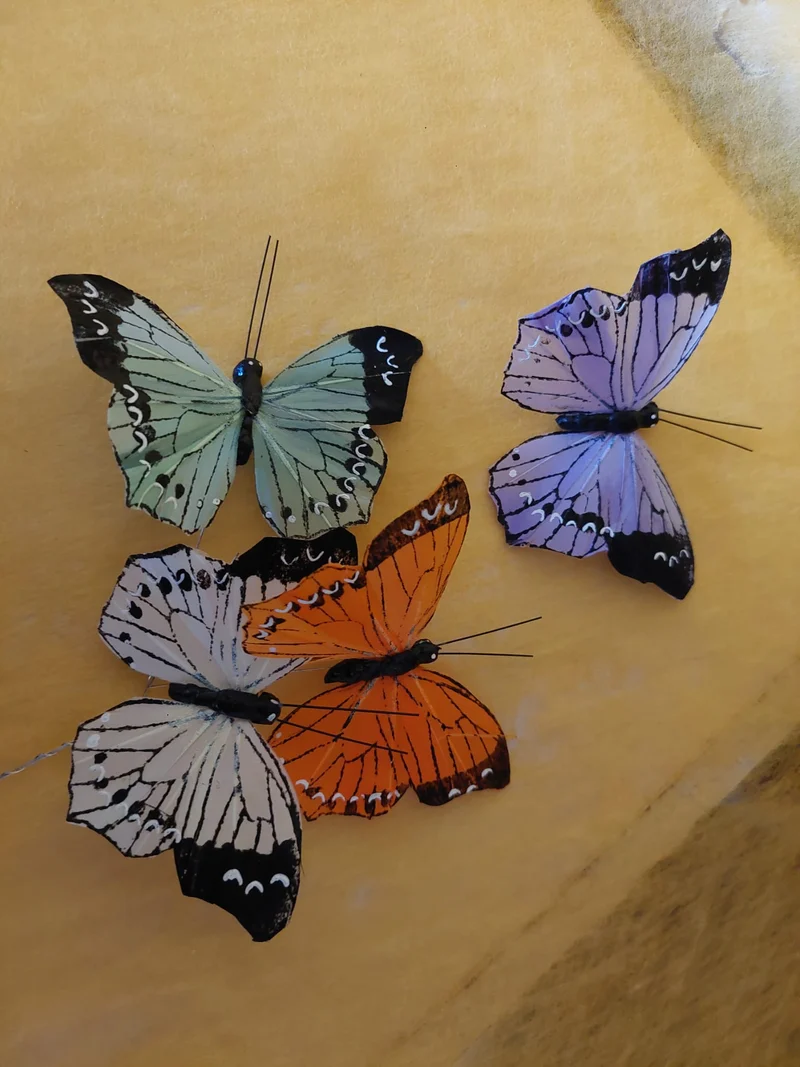 Federschmetterling am Draht