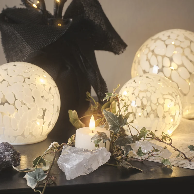 3er Set LED-Glaskugeln mit Timer aus Konfettiglas