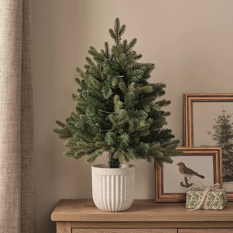 60cm beleuchteter Weihnachtsbaum im Topf mit 50 warmweißen LEDs