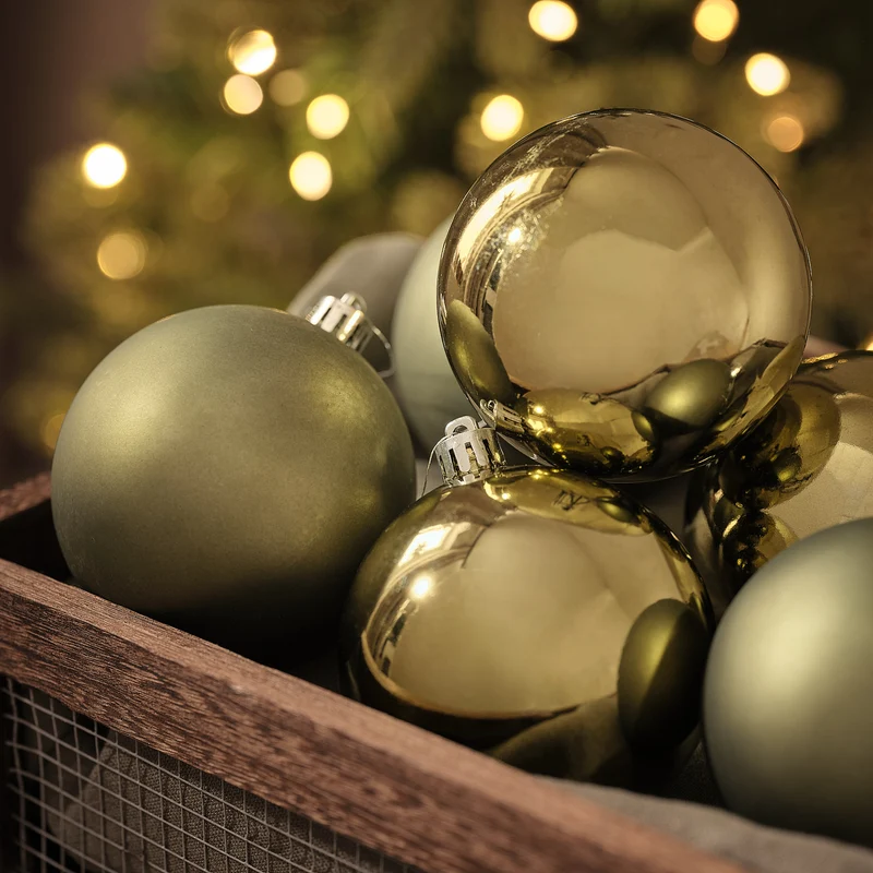 6er Set Weihnachtskugeln in Salbeigrün mit Chrom-Effekt