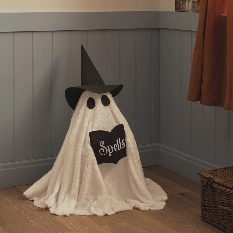 Wanda LED-Halloweenfigur Hexen-Geist für außen in Weiß