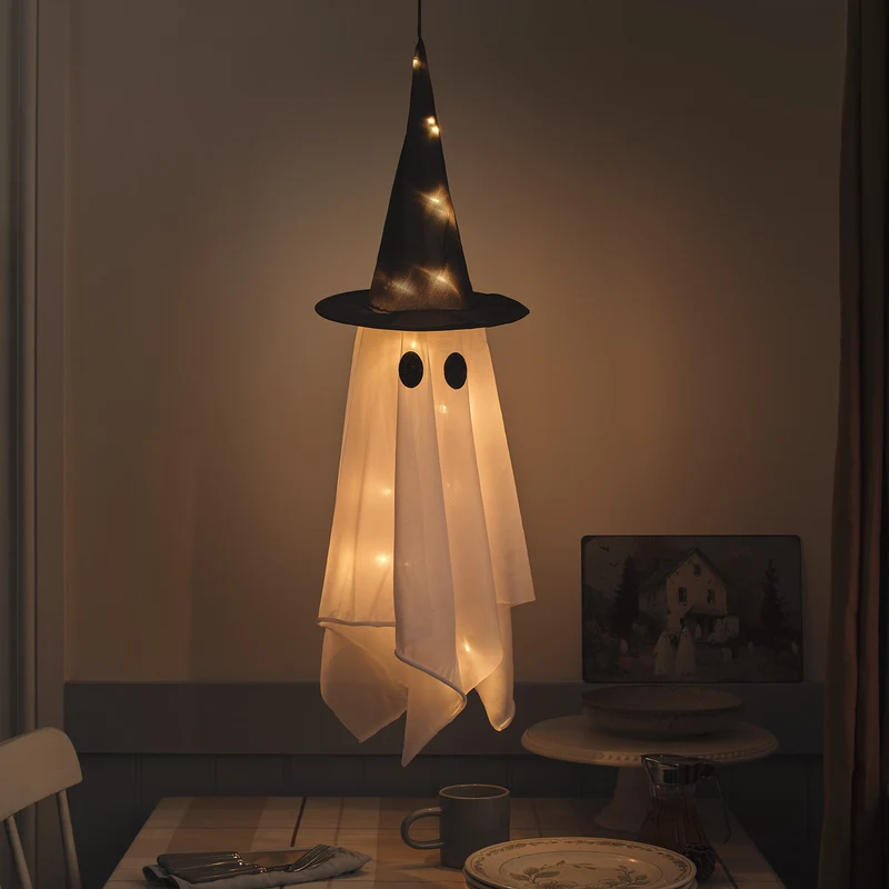 Hängender LED-Geist Winnie mit Hexenhut
