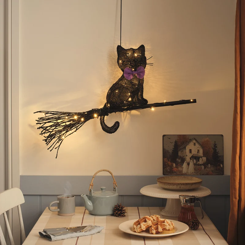LED-Halloween-Katze auf Besen mit Timer für den Außenbereich