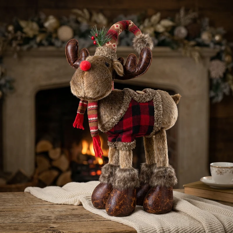 Dekorativer Weihnachts-Elch mit Wintermütze – 50 cm Weihnachtsfigur
