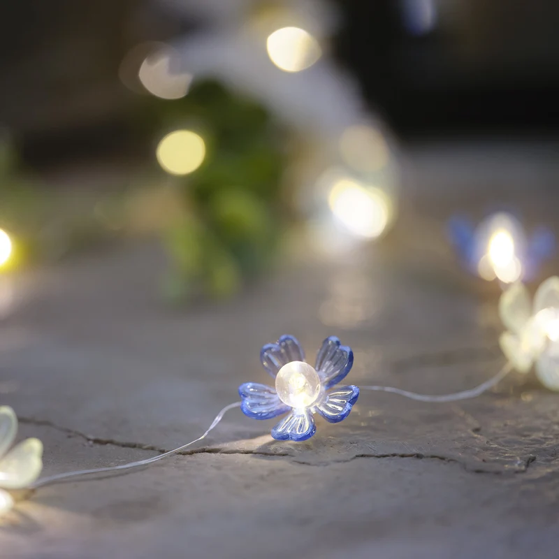 Blaue & weiße Mikro-LED-Blumenlichterkette Warmweiß mit Timer