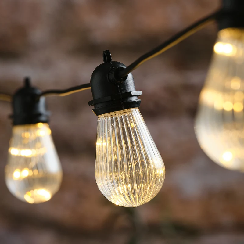 Batteriebetriebene Mikro-LED-Lichterkette mit geriffelten Glühbirnen