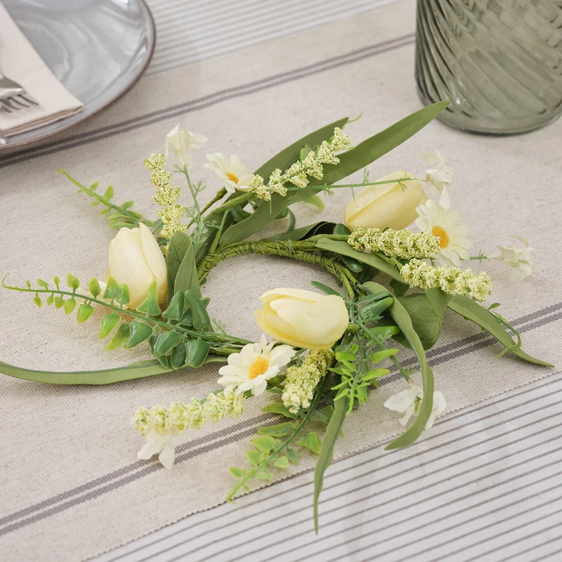 Frühlings-Kerzenring mit Tulpen & Gänseblümchen inkl. 15 cm TruGlow® LED-Kerze