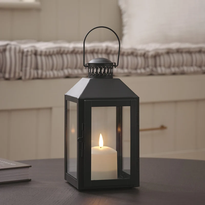 Schwarze "Seaton" Laterne mit TruGlow® LED‑Kerze & Fernbedienung