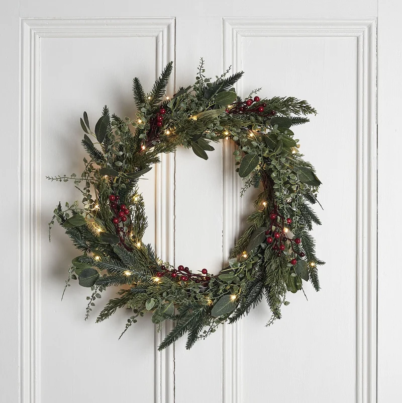 45cm Weihnachtskranz mit Tannenzweigen und roten Beeren