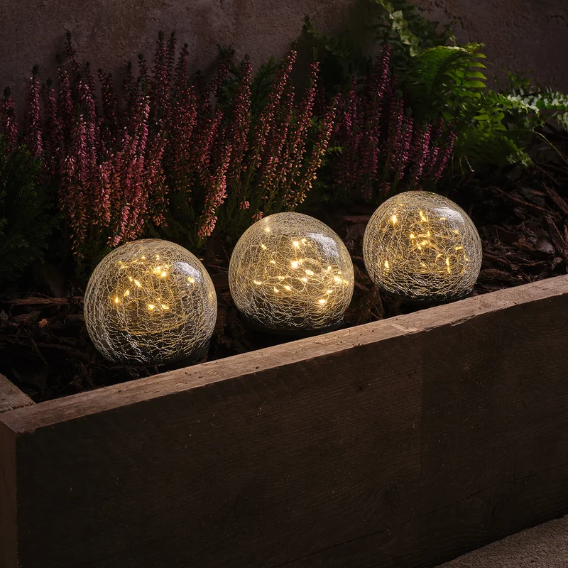 Schwarzer Solar-Gartenstecker Crackle-Glas Glaskugel mit 20 warmweißen LEDs