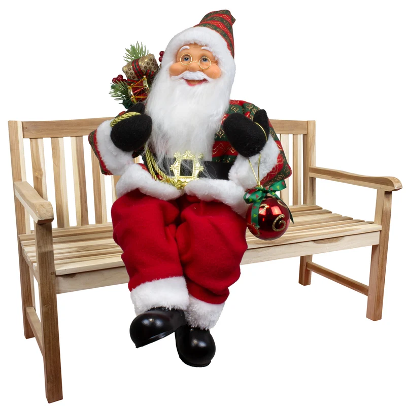 Weihnachtlicher Santa 45cm Kantenhocker mit Langem Mantel und Geschenken sitzend